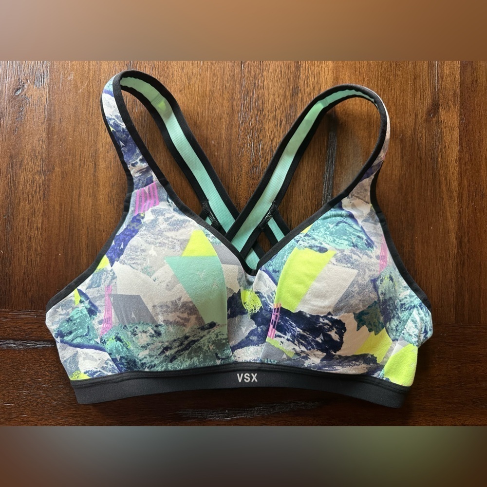 VSX Women's Abstract Sports Bra - Green and Yellow